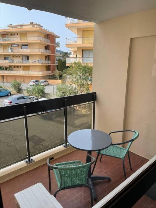 Proche Mer Et Centre Appart 2 Pieces Wifi&Clim Sainte-Maxime Extérieur photo