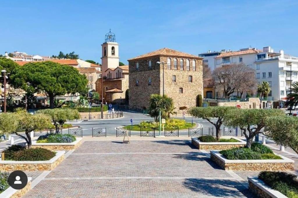 Proche Mer Et Centre Appart 2 Pieces Wifi&Clim Sainte-Maxime Extérieur photo